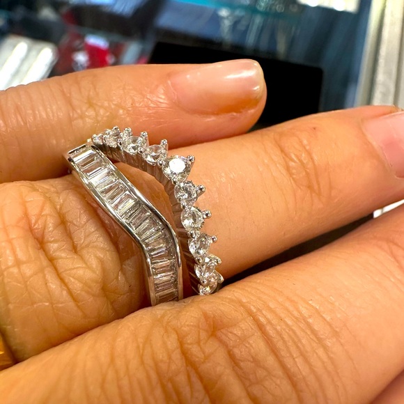 New Stunning Crystal Set of 2 Bands ring rings sz 8 solid 925 sterling silver - Picture 5 of 6